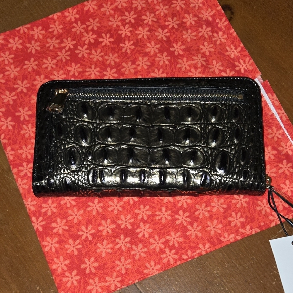 Brahmin Suri Wallet in Onyx Melbourne. NWT. - Picture 16 of 16